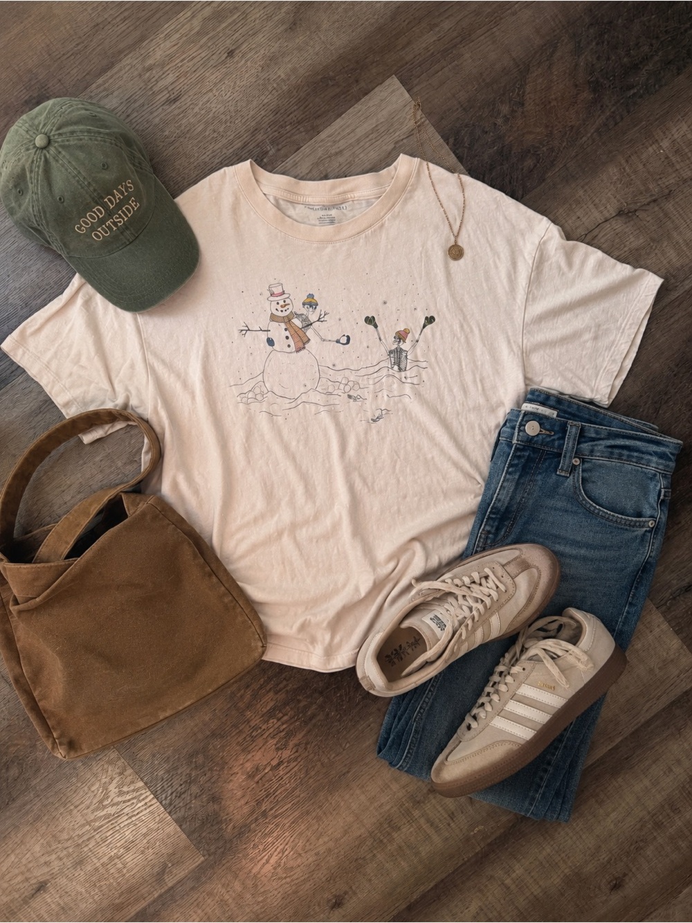 American Eagle Outfitters Cream Snowman Graphic Tee